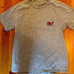 Boys vineyard vine football tshirt sz small 6-8.